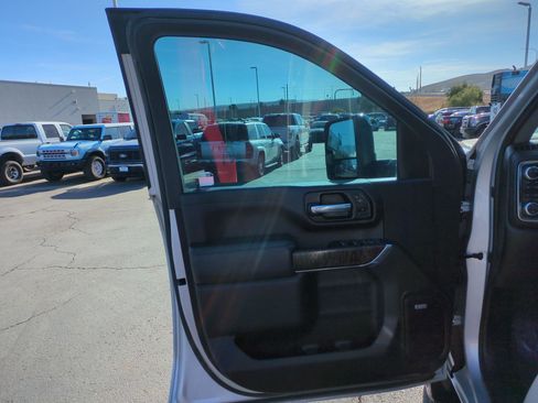Used 2022 GMC Sierra 3500 Denali image 12