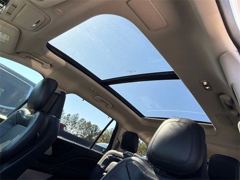 Used 2021 Lincoln Aviator Reserve w/ Equipment Group 201A image 33