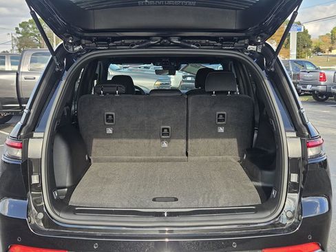 New 2025 Jeep Grand Cherokee Laredo X image 8