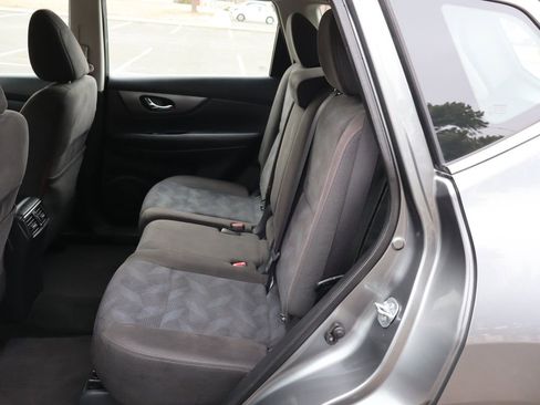 Used 2015 Nissan Rogue S image 20