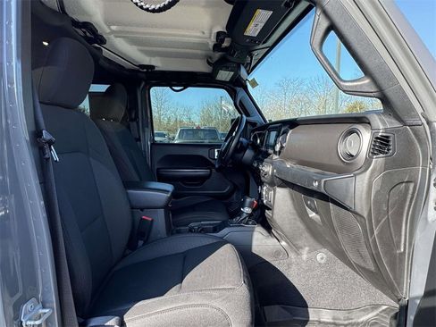 Used 2020 Jeep Gladiator Sport w/ Quick Order Package 24S image 15