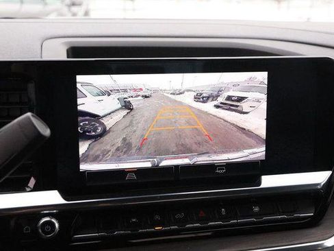 Used 2025 GMC Sierra 1500 SLT image 16