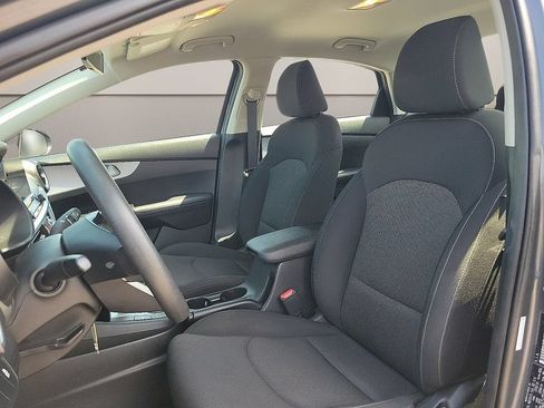 Used 2024 Kia Forte LXS FWD image 11