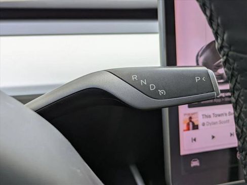 Used 2020 Tesla Model 3 Standard Range Plus image 12