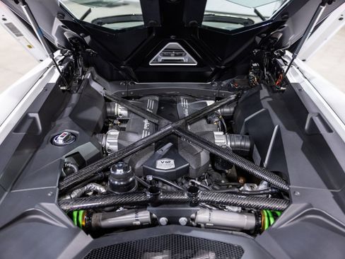 Used 2019 Lamborghini Aventador S image 65