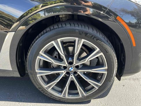 Used 2022 BMW X7 xDrive40i w/ Premium Package AWD/4WD image 89