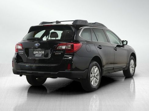 Used 2017 Subaru Outback 2.5i Premium AWD/4WD image 5