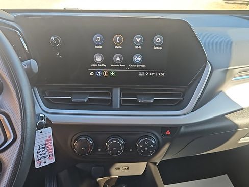 Used 2024 Chevrolet Trax LS w/ LS Convenience Package image 14