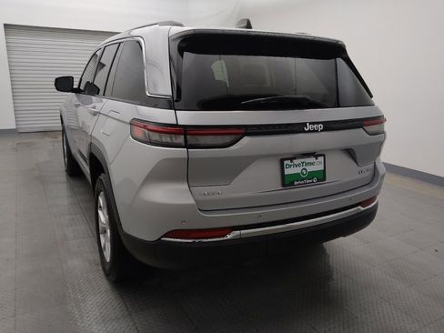 Used 2023 Jeep Grand Cherokee Limited image 6