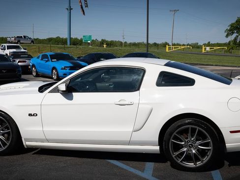 Used 2013 Ford Mustang GT Premium w/ Electronics Pkg RWD image 7