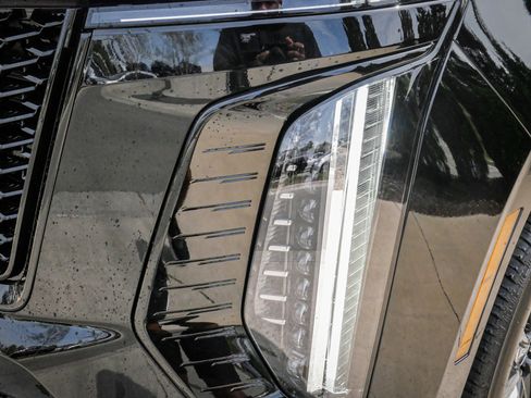 Used 2026 Cadillac Escalade Platinum Sport w/ LPO, Floor Liner Package AWD/4WD image 6