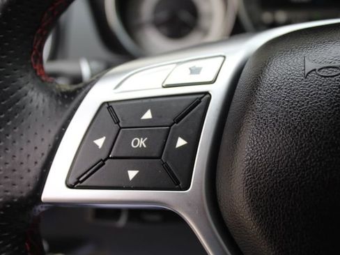 Used 2013 Mercedes-Benz C 250 Sedan image 16