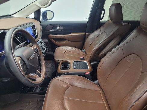 Used 2017 Chrysler Pacifica Limited FWD image 17