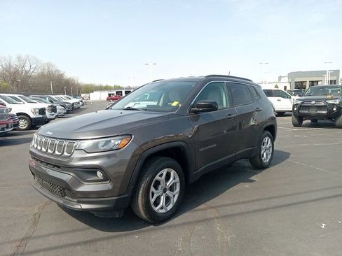 Used 2022 Jeep Compass Latitude w/ Convenience Group image 3