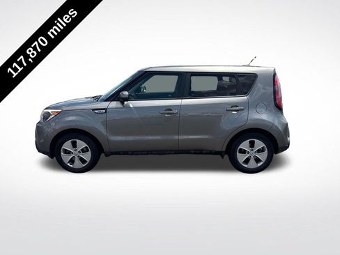 Used 2015 Kia Soul FWD image 2