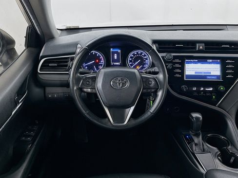 Used 2018 Toyota Camry SE image 17