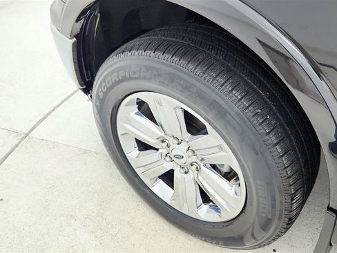 Used 2019 Ford F150 Lariat w/ Equipment Group 502A Luxury AWD/4WD image 25