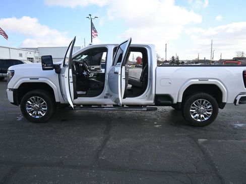 Used 2024 GMC Sierra 3500 Denali w/ Denali Reserve Package image 50