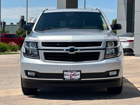 Used 2018 Chevrolet Suburban LT w/ Luxury Package AWD/4WD image 10
