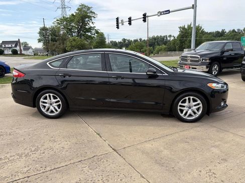 Used 2014 Ford Fusion SE w/ Equipment Group 202A FWD image 4
