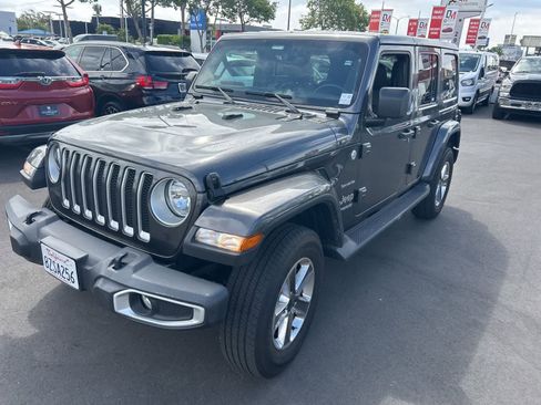 Used 2021 Jeep Wrangler Unlimited Sahara image 2