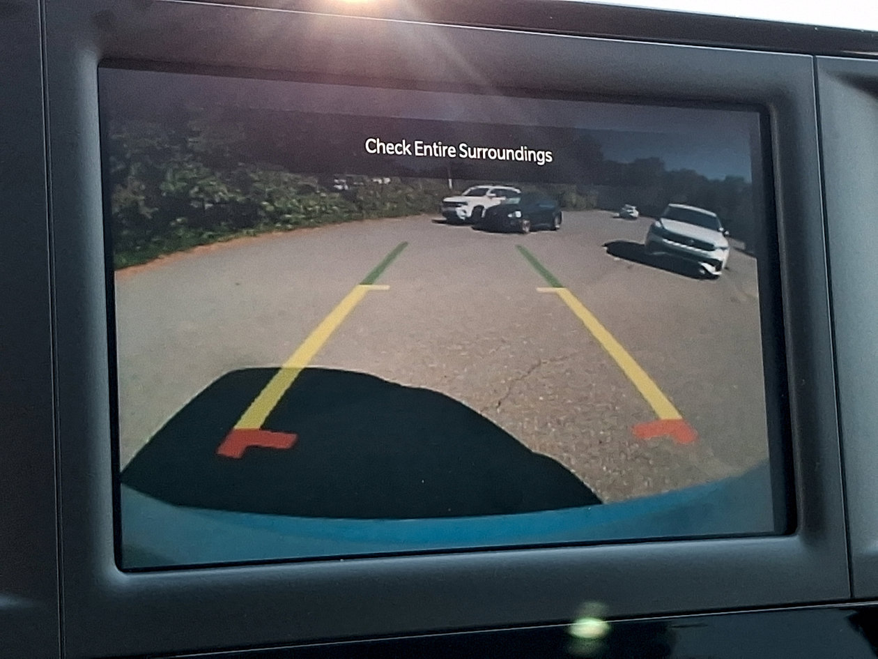 Used 2023 Chrysler Voyager LX FWD image 17