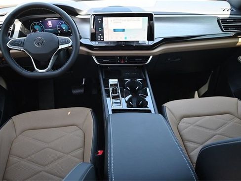 New 2025 Volkswagen Atlas Cross Sport SE image 8