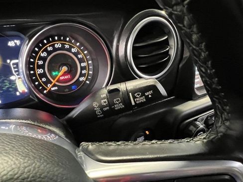 Used 2021 Jeep Wrangler Unlimited Sahara image 37