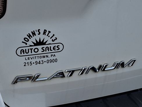 Used 2020 Ford Explorer Platinum w/ Premium Technology Package image 35