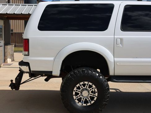 Used 2000 Ford Excursion XLT image 16