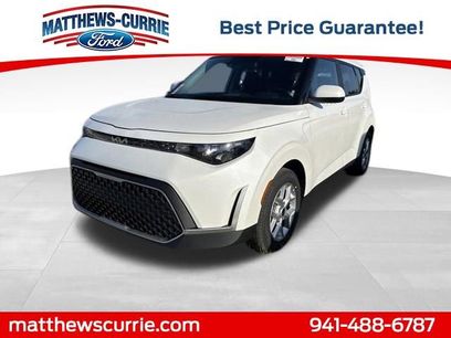 Used 2025 Kia Soul LX w/ LX Technology Package