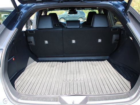 Used 2021 Toyota Venza XLE w/ Softex Package image 15