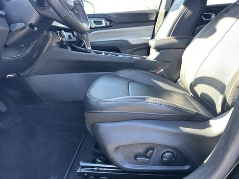 Used 2022 Jeep Compass Limited w/ Elite Group image 11