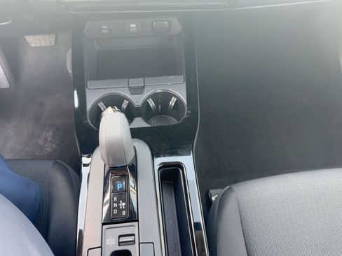 Used 2025 Toyota Prius LE image 9