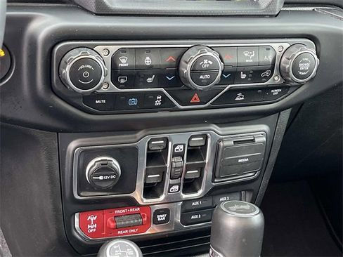 Used 2023 Jeep Wrangler Rubicon w/ Steel Bumper Group image 30