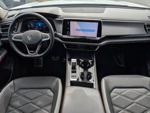 Used 2024 Volkswagen Atlas Peak Edition SE AWD/4WD image 10