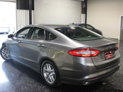 Used 2013 Ford Fusion SE image 4