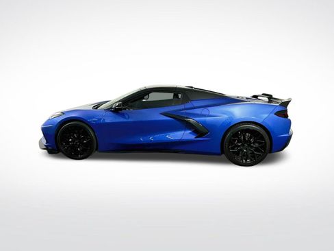 Used 2023 Chevrolet Corvette Stingray Premium Conv w/ Z51 Performance Package RWD image 5