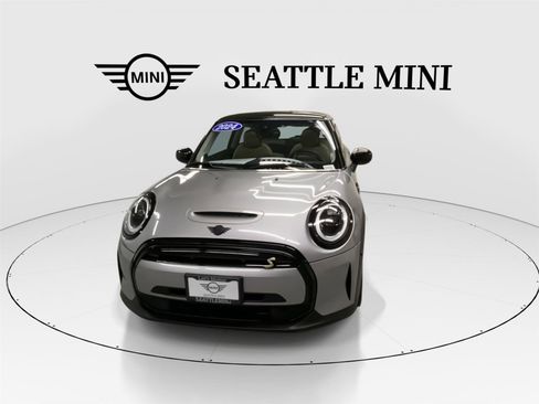 Certified 2024 MINI Cooper SE image 4