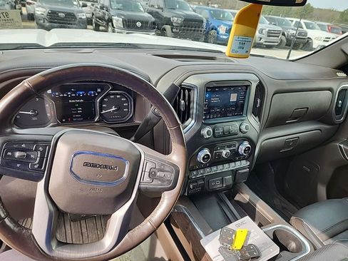 Used 2022 GMC Sierra 2500 Denali image 5