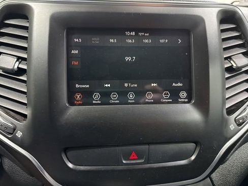 Used 2019 Jeep Cherokee Latitude w/ Popular Appearance Group AWD/4WD image 17