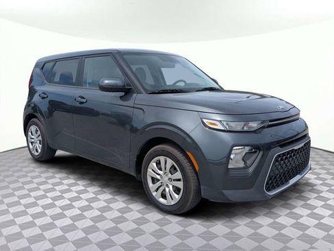 Used 2021 Kia Soul LX FWD image 2