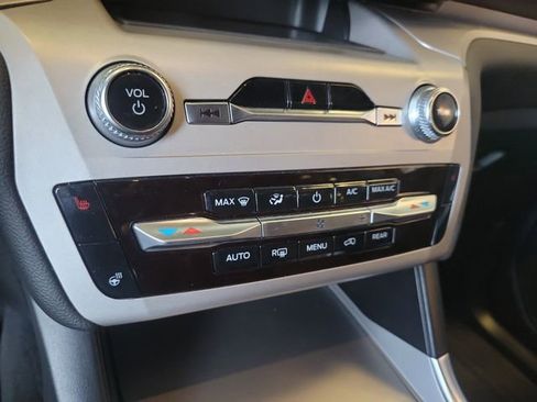 Used 2023 Ford Explorer XLT w/ Equipment Group 202A image 28