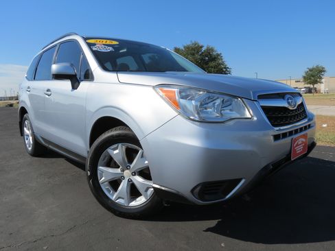 Used 2015 Subaru Forester 2.5i Premium w/ All-Weather Package image 2