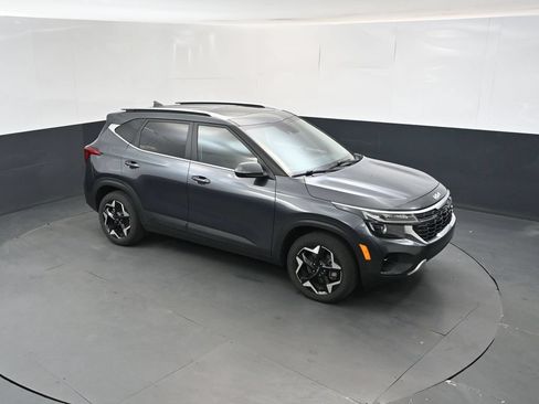 Used 2024 Kia Seltos EX AWD/4WD image 33