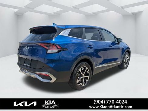 Used 2023 Kia Sportage EX FWD image 3