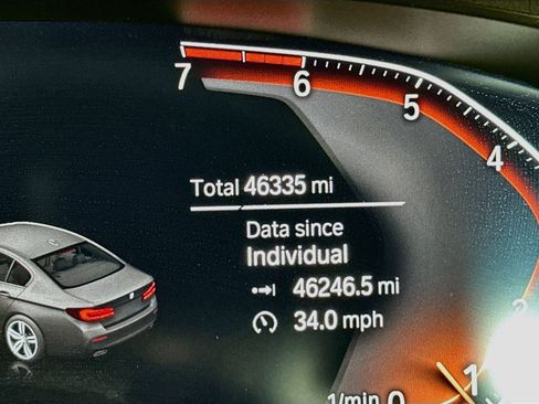 Used 2023 BMW 530i w/ Convenience Package RWD image 19