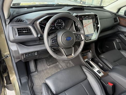 Used 2025 Subaru Ascent Touring AWD/4WD image 17