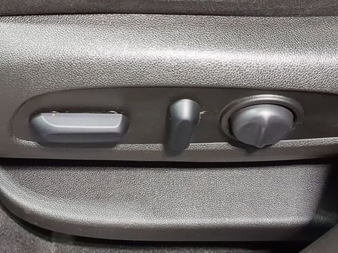 Used 2018 GMC Terrain SLE w/ Driver Convenience Package image 31