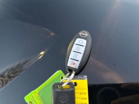 Used 2023 Nissan Titan PRO-4X w/ Pro-4x Convenience Package image 31